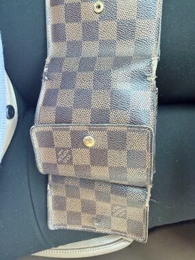 Louis Vuitton Authentic Checkered Brown Compact Wallet